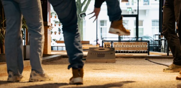jeu de boules bar cornhole
