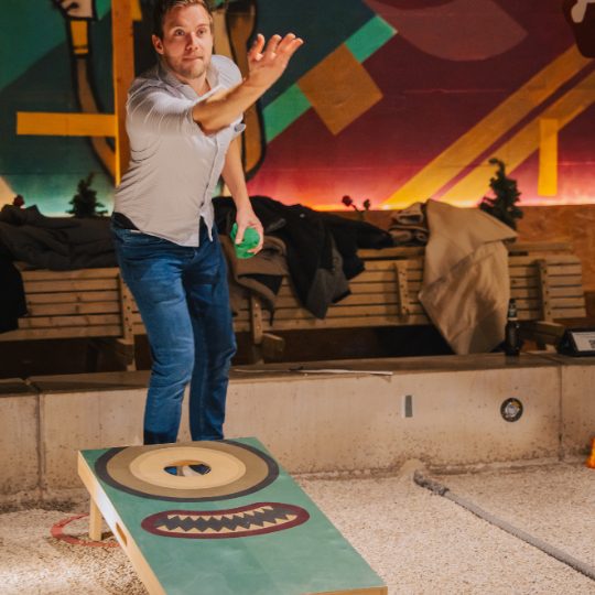 cornhole jeu de boules bar